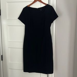 Ann Taylor black short sleeve shift size 10